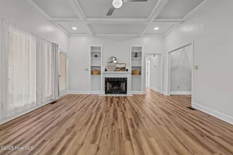 Living - 6 Montclair Ct, Pinehurst, NC 28374 photo 2 of 4