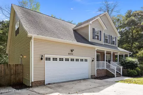 2230 Greenwood Ct, Jacksonville, NC 28546