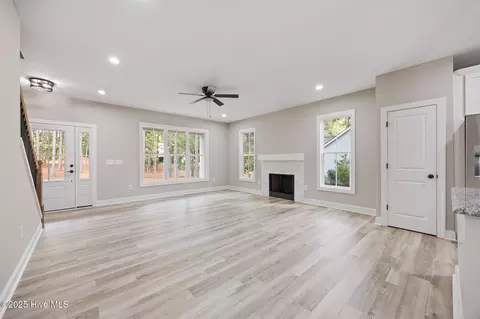 Living - 284 Longleaf Dr, West End, NC 27376 photo 2 of 4