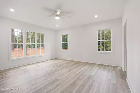 Living - 284 Longleaf Dr, West End, NC 27376 photo 4 of 4