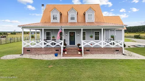 1393 Turnpike Rd, Elizabeth City, NC 27909