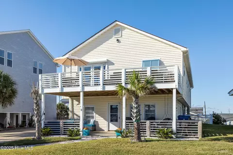 205 Barefoot Ln, Atlantic Beach, NC 28512