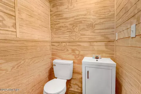 Bath - 110 Dwight Dr, Micro, NC 27555 photo 3 of 3