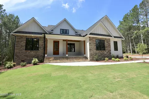 130 Gails Rd, West End, NC 27376