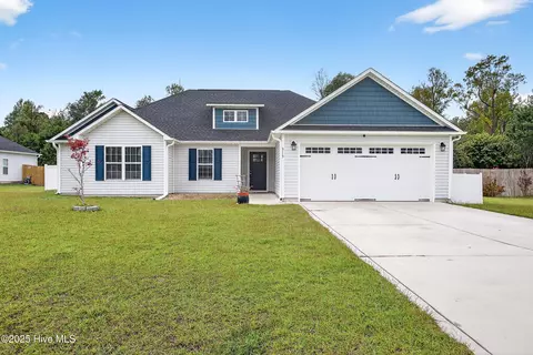 313 Lonesome Dove Ct, Maysville, NC 28555