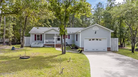 904 Lanyard Ln, New Bern, NC 28560