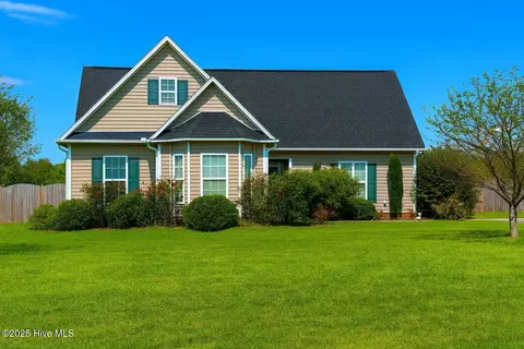 510 Planters Ridge Dr, Pikeville, NC 27863