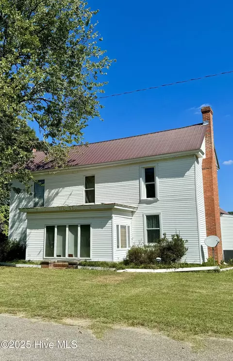 205 Railroad St, Kelford, NC 27847