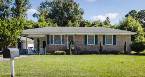125 Evans St, Fair Bluff, NC 28439