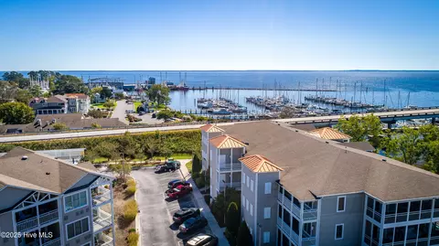 300 Midyette St # A8, Oriental, NC 28571