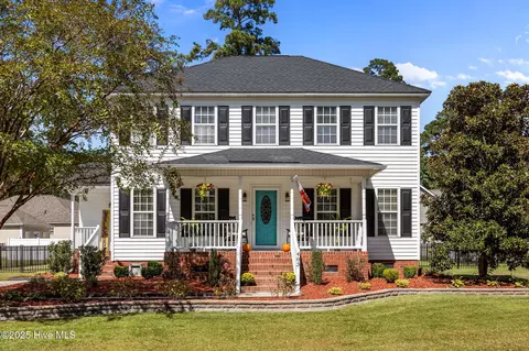 483 Primrose Ln, Winterville, NC 28590