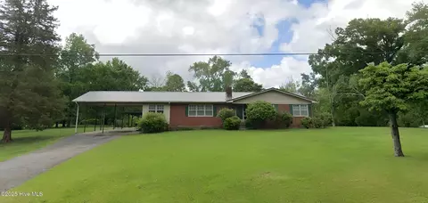 215 Sunset Hills Rd, Robbins, NC 27325