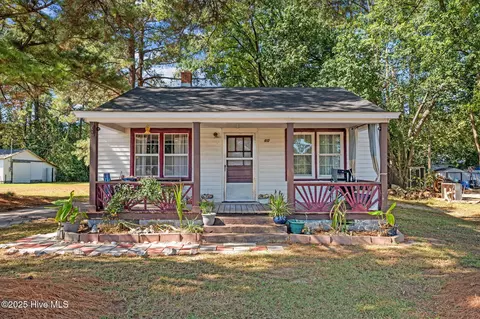 412 S William Hooker Dr, Hookerton, NC 28538