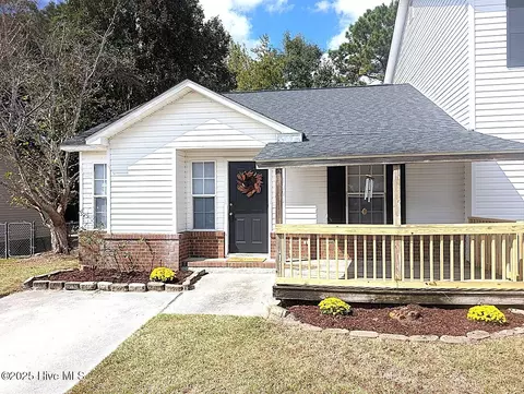 1091 W Pueblo Dr, Jacksonville, NC 28546