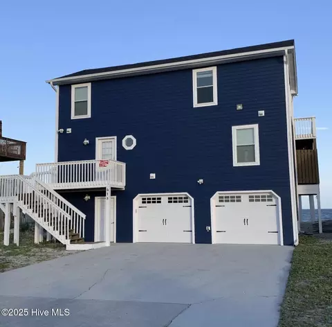 618 N Shore Dr, Surf City, NC 28445