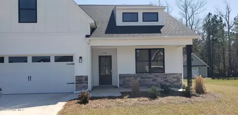 110 Warbler Dr, New Bern, NC 28560