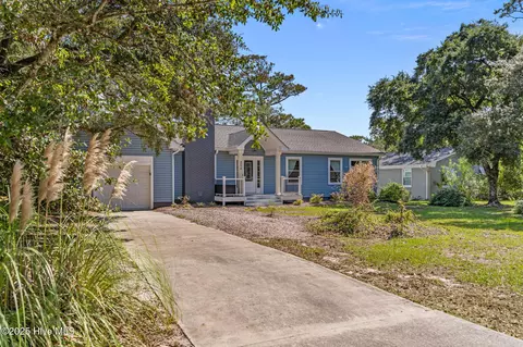 214 Mcglamery St, Oak Island, NC 28465