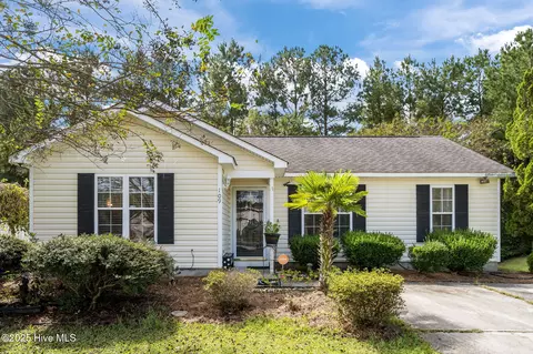 109 Tealbriar St, Burgaw, NC 28425