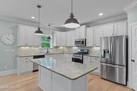 Kitchen - 557 Button Bush Ln, Hampstead, NC 28443 photo 2 of 2