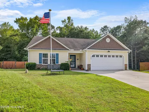 208 Demetrius Ct, Hubert, NC 28539 photo 3