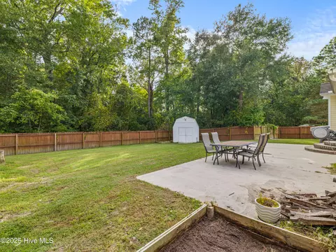 208 Demetrius Ct, Hubert, NC 28539 photo 12