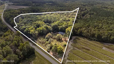 8782 Red Oak Rd, Whitakers, NC 27891