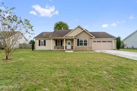 260 Rowland Dr, Richlands, NC 28574