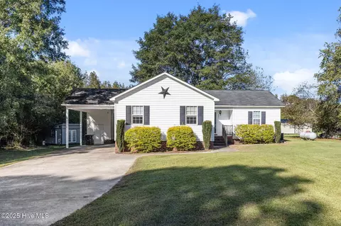 602 Eagles Nest Rd, Grimesland, NC 27837