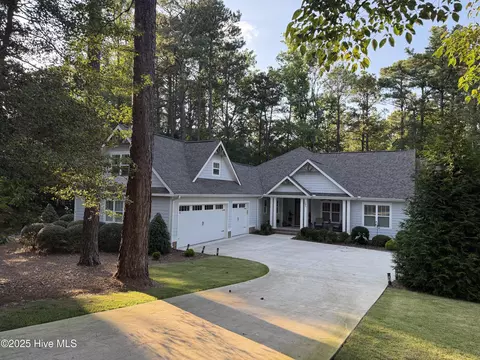 101 Stoneykirk Dr, Pinehurst, NC 28374