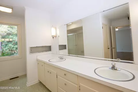 Bath - 100 Beaver Ln, Pinehurst, NC 28374 photo 1 of 6