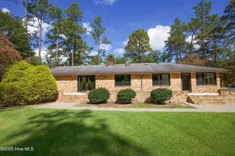 Exterior - 100 Beaver Ln, Pinehurst, NC 28374 photo 4 of 9