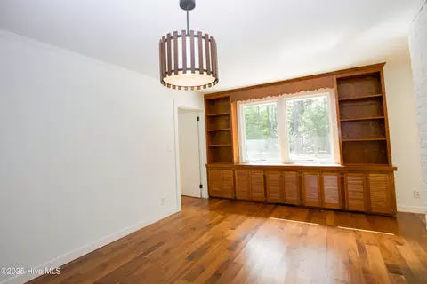Living - 100 Beaver Ln, Pinehurst, NC 28374 photo 5 of 8