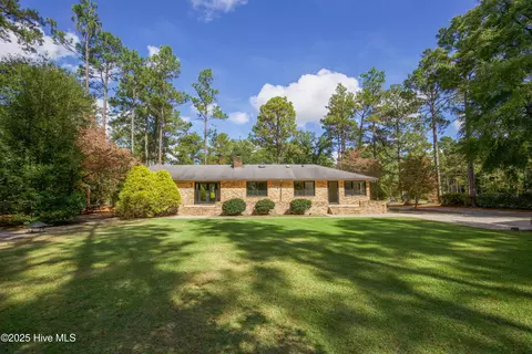 Exterior - 100 Beaver Ln, Pinehurst, NC 28374 photo 5 of 9