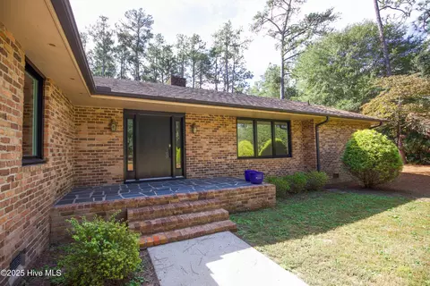 Exterior - 100 Beaver Ln, Pinehurst, NC 28374 photo 2 of 9