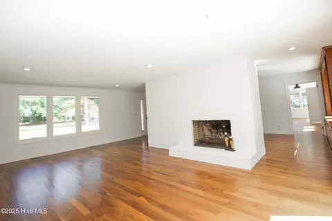 Living - 100 Beaver Ln, Pinehurst, NC 28374 photo 4 of 8