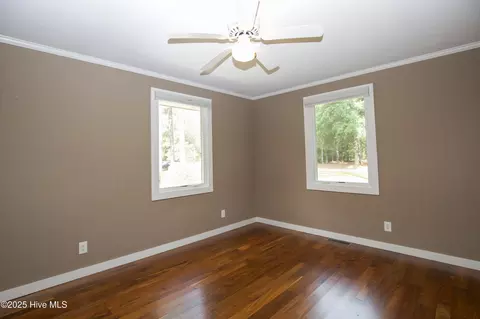 Bedroom - 100 Beaver Ln, Pinehurst, NC 28374 photo 8 of 11