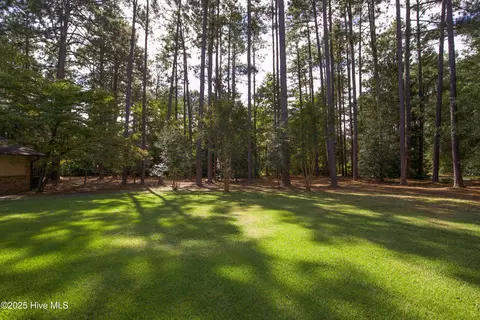 Exterior - 100 Beaver Ln, Pinehurst, NC 28374 photo 7 of 9
