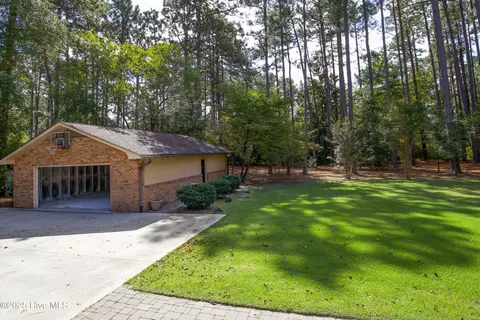 Exterior - 100 Beaver Ln, Pinehurst, NC 28374 photo 9 of 9