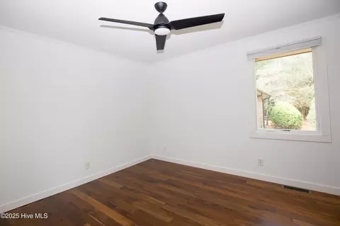 Bedroom - 100 Beaver Ln, Pinehurst, NC 28374 photo 4 of 11
