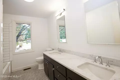 Bath - 100 Beaver Ln, Pinehurst, NC 28374 photo 5 of 6
