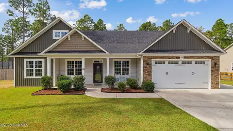 909 Winds Way, Aberdeen, NC 28315