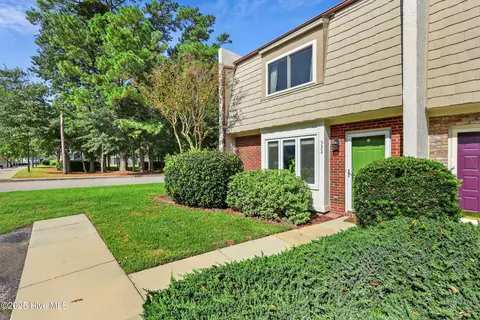 532 Cobblestone Dr, Wilmington, NC 28405
