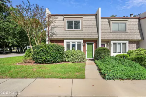 532 Cobblestone Dr, Wilmington, NC 28405