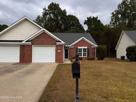 156 Oxford Dr, Goldsboro, NC 27534