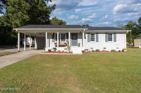 329 Mccrae St, Grifton, NC 28530