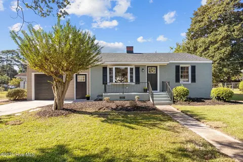 2904 Jefferson Dr, Greenville, NC 27858