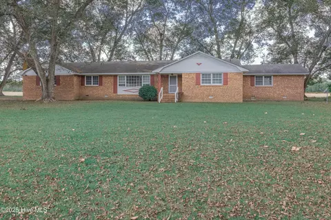 336 Wellstown Rd, Rose Hill, NC 28458