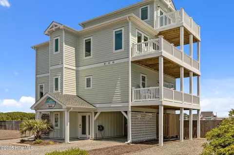 130 N Permuda Wynd Dr, North Topsail Beach, NC 28460