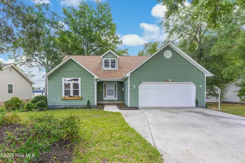 704 Shoreline Dr E, Sunset Beach, NC 28468