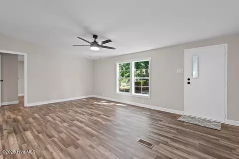 Living - 1320 Sloop Point Rd, Hampstead, NC 28443 photo 1 of 4